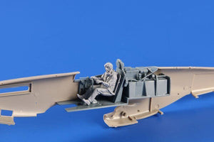 CMK F48361 P-51D Mustang Pilot ETO, Seated 1/48 – image 6