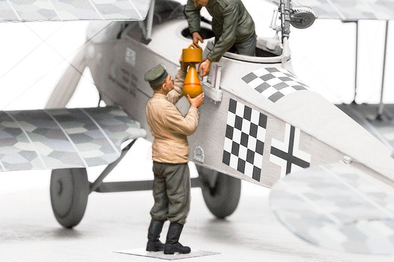 Copper State Models F32-005 German aerodrome personnel bomb loading 1/32 – zdjęcie 2