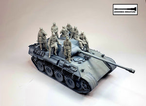 Ardennes Miniature 35024 GERMAN SOLDIERS 1944 1/35 – image 4