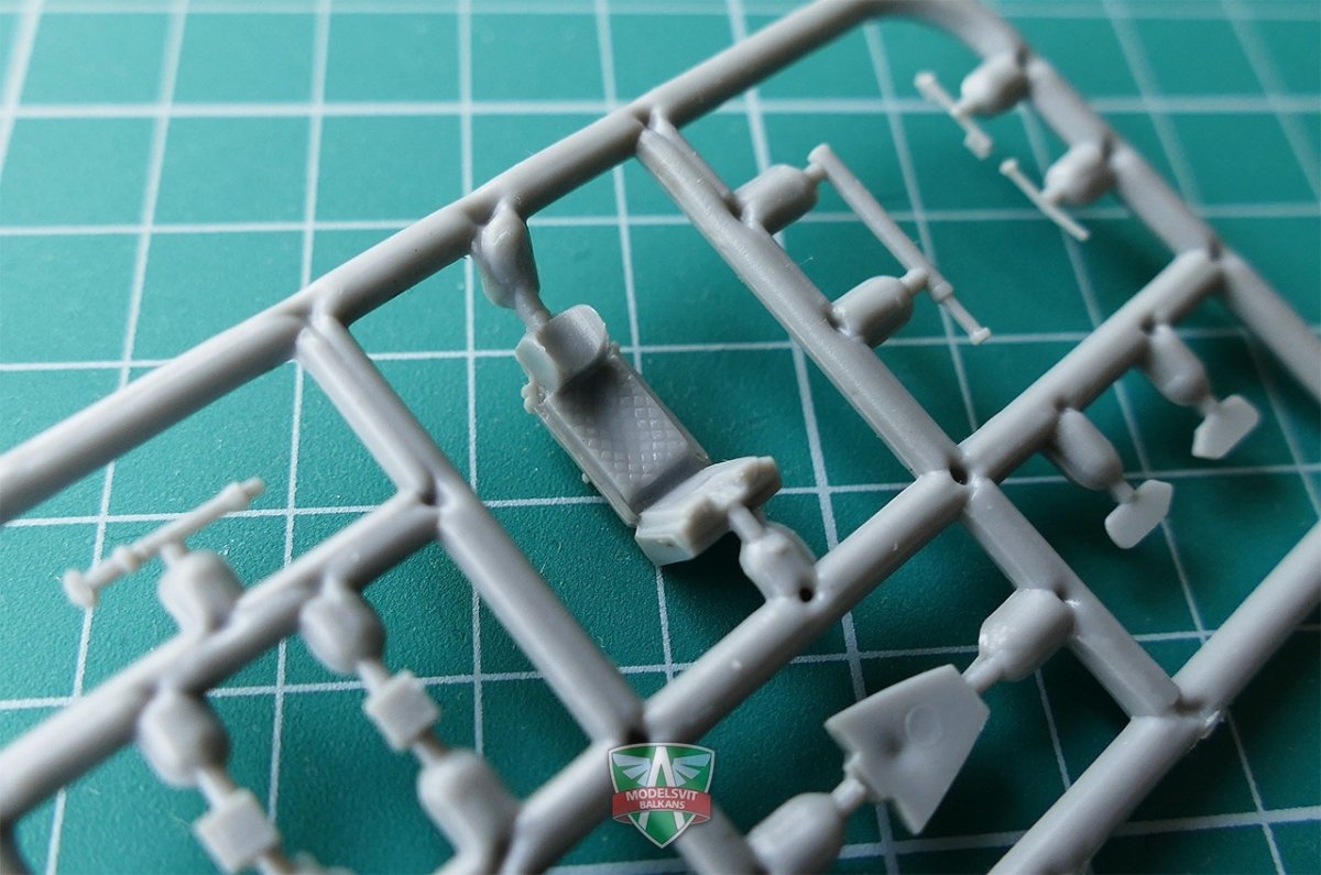 Modelsvit 72010 Mikoyan I-3U(I-420) Soviet interceptor 1/72 – zdjęcie 3