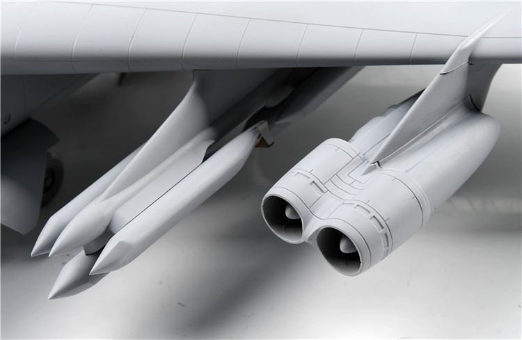 Modelcollect UA72200 B-52H U.S. Stratofortress strategic Bomber 1/72 – zdjęcie 17