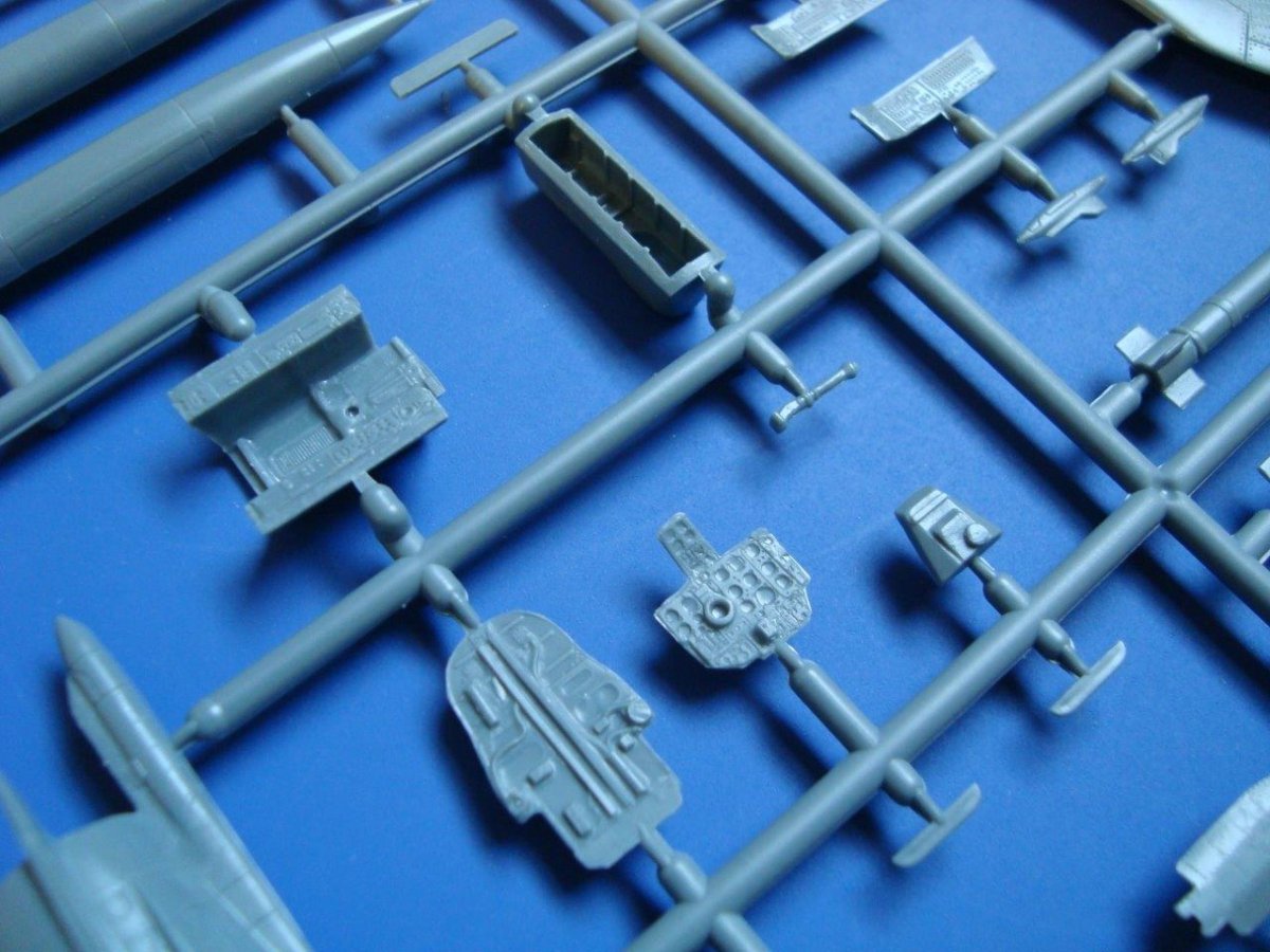 Kozavody Prostejov KPM0102 MiG-21 BIS Fishbed Part II. 1/72 – immagine 6
