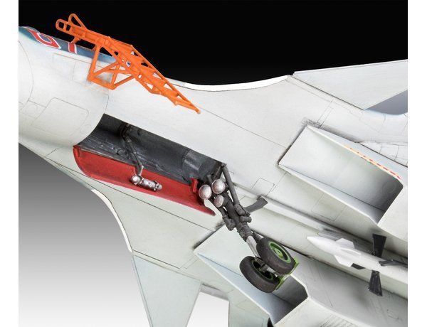 Revell 03911 Sukhoi Su-33 Navy Flanker Model Kit 1/72 – zdjęcie 4