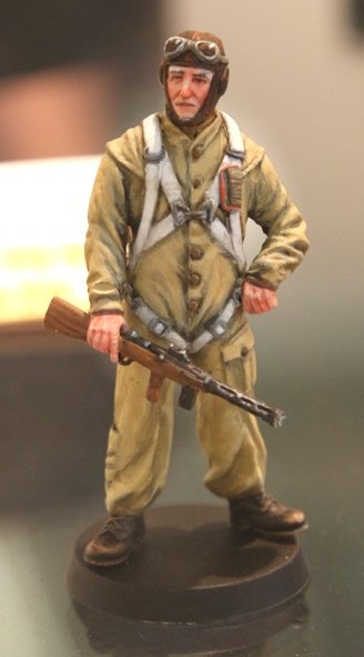 ToRo Model 35F104 Wrzesień 1939 - Polski Spadochroniarz z PM Mors / September 1939 - Polish Paratrooper with Mors machine gun 1/35 – zdjęcie 3