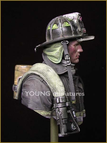 Young Miniatures YC1801 FIRE FIGHTER 1/10 – immagine 4