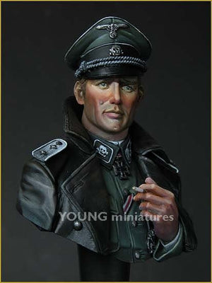 Young Miniatures YM1811 SS TOTENKOPF OFFICER WWII 1/10 – zdjęcie 2