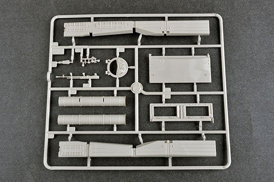 Trumpeter 09588 Russian T-80BVM MBT(Marine Corps) 1/35 – image 10