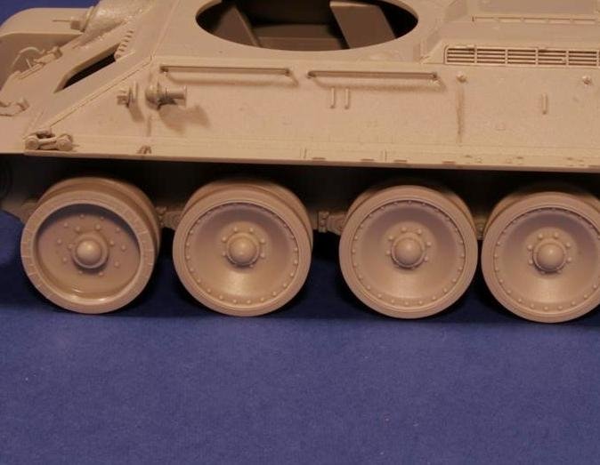 Panzer Art RE35-168 T-34 with captured “Panther” road wheels (112 Zavod and SPG SU-85/SU-100) 1/35 – image 2