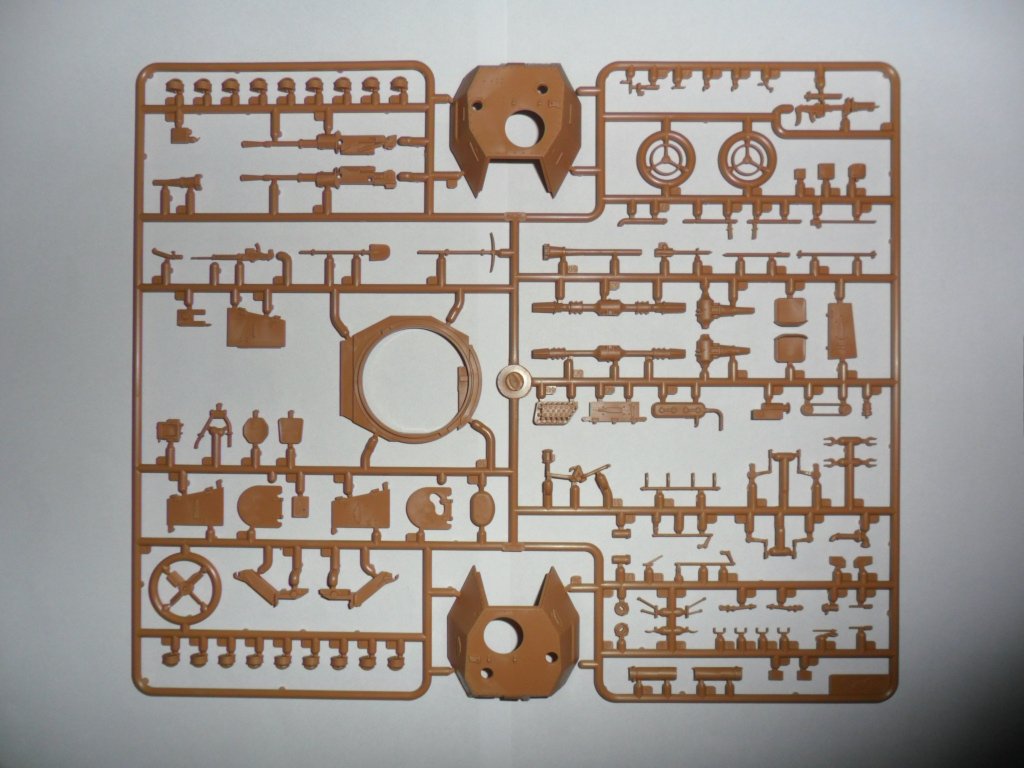ICM 35376 Panzerspahwagen P 204 (f) Railway, WWII German Armored Vehicle (1/35) – image 8