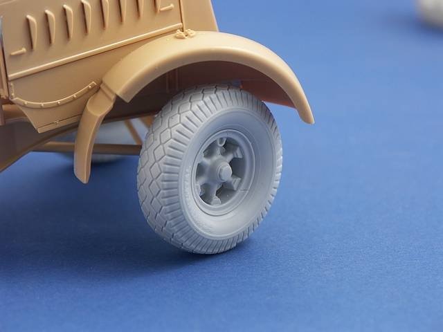 Roues de route Panzer Art RE35-072 avec roue de secours pour Sd.Kfz.9 « FAMO » 1/35