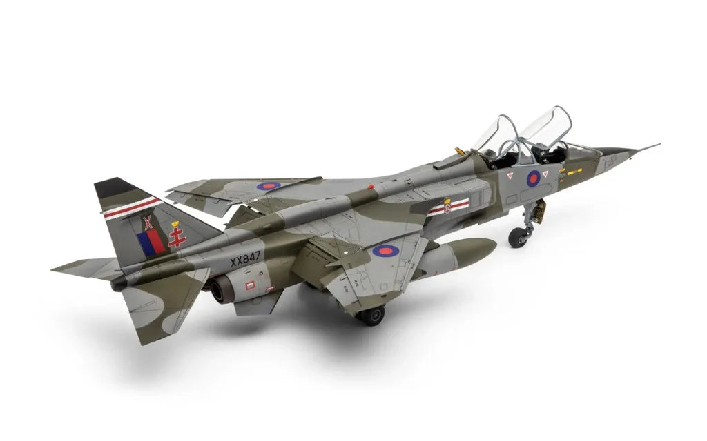 Airfix 11011 SEPECAT Jaguar T.2 &amp;amp; T.4 - 1/48 – Bild 7