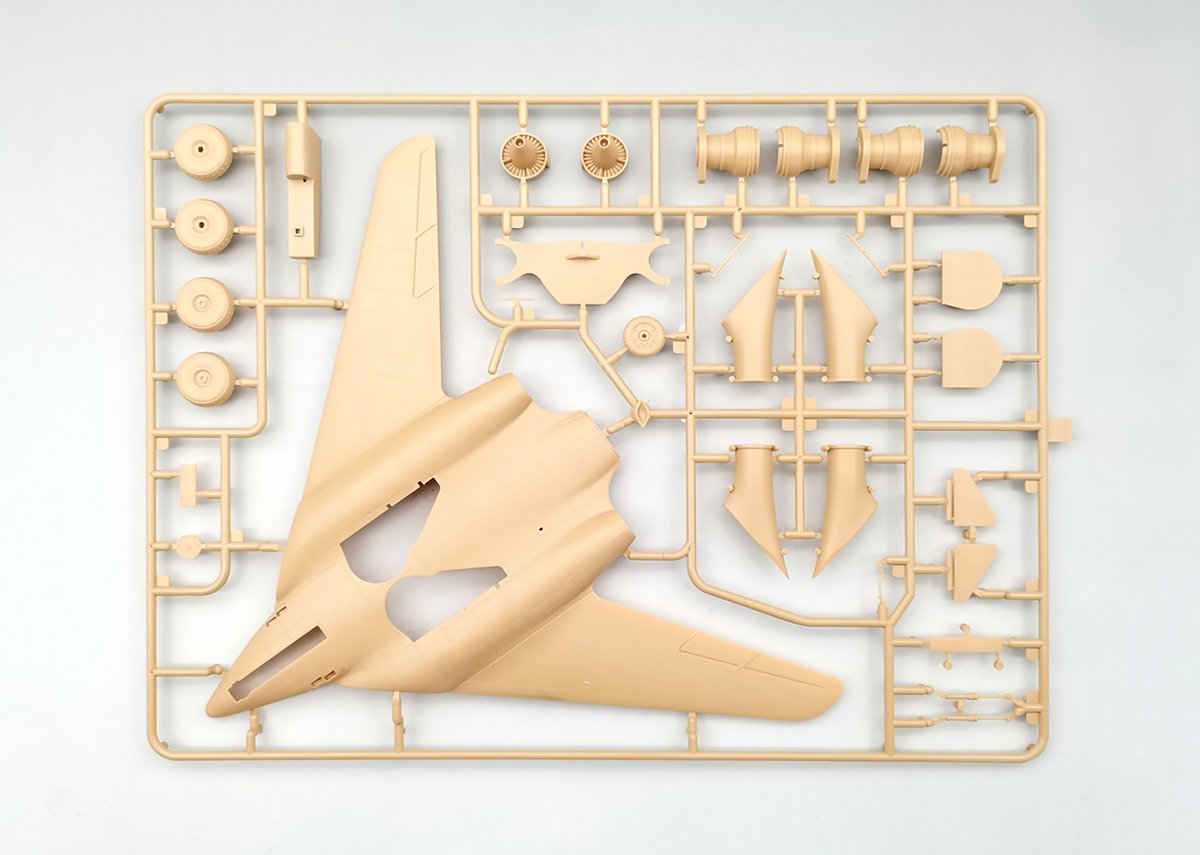 Amusing Hobby 48A003 Messerschmit Me 262 HGIII 1/48 – image 4