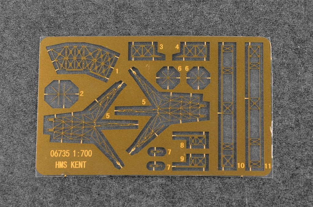 Trumpeter 06735 HMS Kent 1/700 – image 9