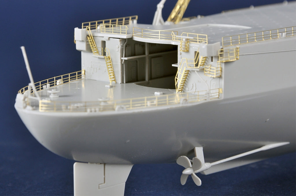 Trumpeter 05635 French Navy Helicopter Cruiser Jeanne dArc 2008 1/350 – zdjęcie 9