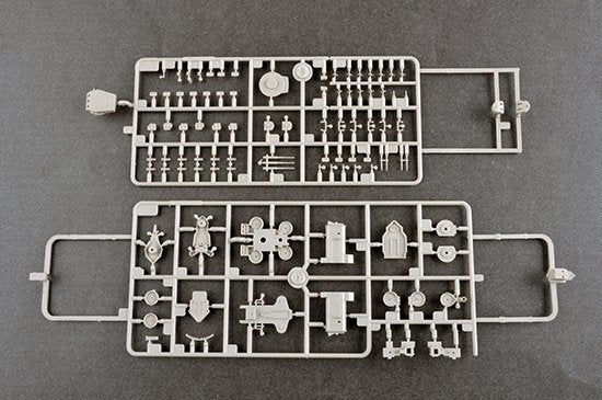 Trumpeter 06739 USS Guam CB-2 1/700 – image 5