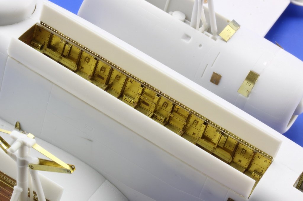 Eduard 48699 S-2E bomb bay 1/48 Kinetic – immagine 2