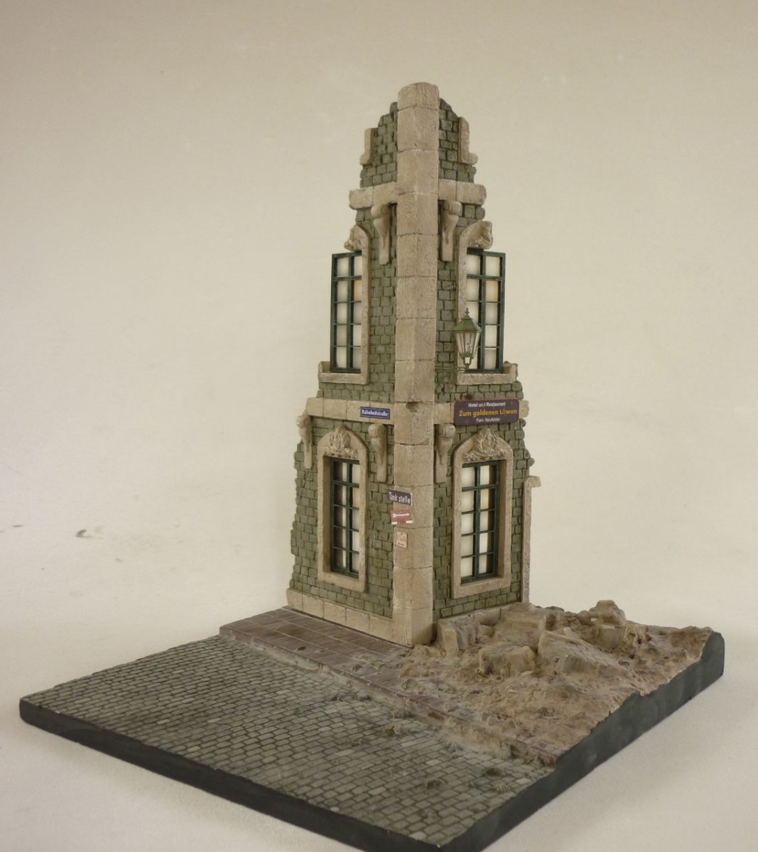 RT-Diorama 35253 Diorama-Base: Cityhouse Corner 1/35 – immagine 6