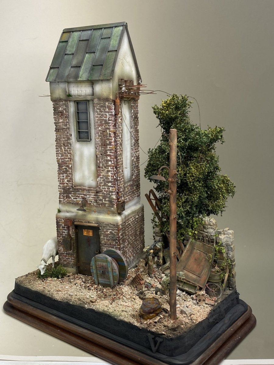RT-Diorama 35026 Transformer House 1/35 – image 10