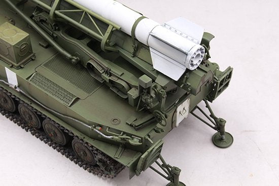 Trumpeter 09545 2P16 Launcher with Missile of 2k6 Luna (FROG-5) 1/35 – zdjęcie 5