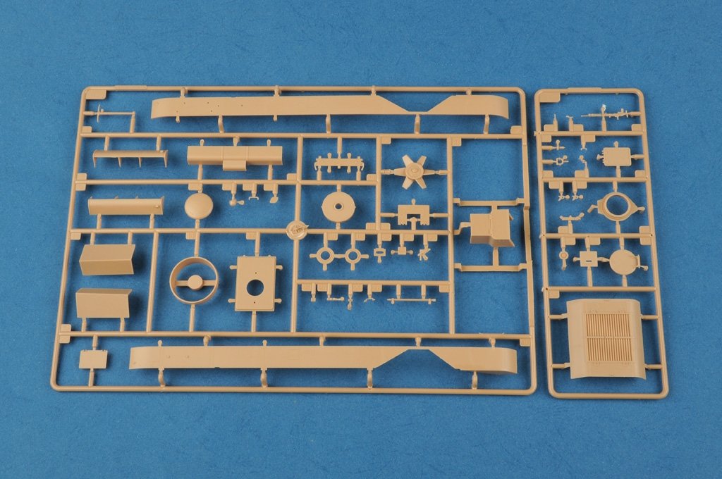 Hobby Boss 83853 Soviet T-28 Medium Tank (Riveted) – image 7