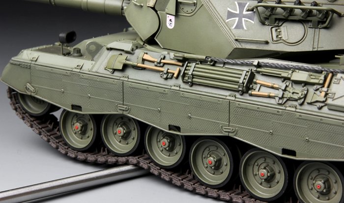 Meng Model TS-007 GERMAN MAIN BATTLE TANK LEOPARD 1 A3/A4 1/35 – zdjęcie 8