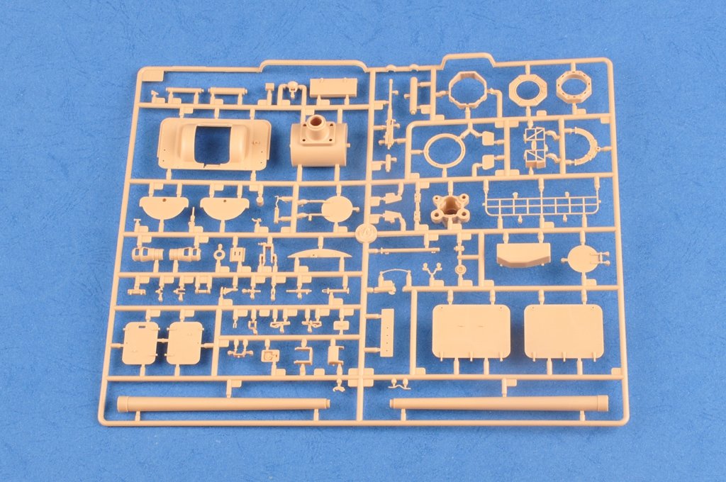 Hobby Boss 83835 GCT 155mm AU-F1 SPH Based on T-72 1/35 – image 6