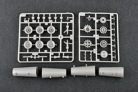 Trumpeter 09519 Russian S-300V 9A83 SAM 1/35 – image 8