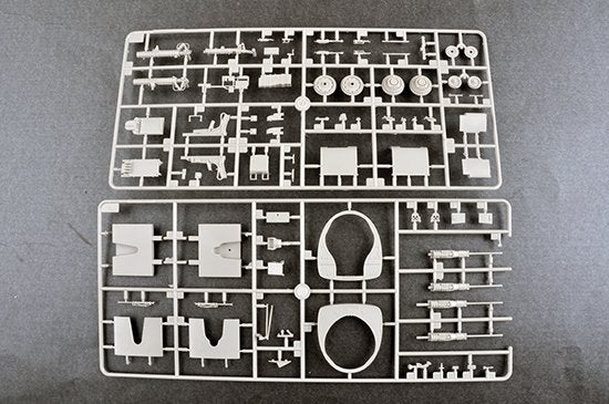 Trumpeter 03221 F-100C Super Saber 1/32 – image 18