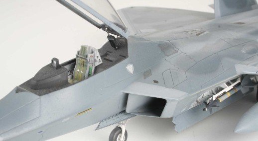 Revell 04386 Lockheed F-22 &amp;quot;Raptor&amp;quot; 1/72 – image 3