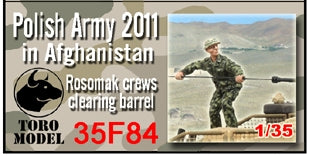 Toro 35F84 PKW Afganistan - Rosomak, czyszczenie lufy Dwie figurki wraz z kalkomanią 1/35