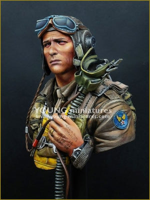 Young Miniatures YM1856 USAAF FIGHTER PILOT 1944 1/10 – image 3