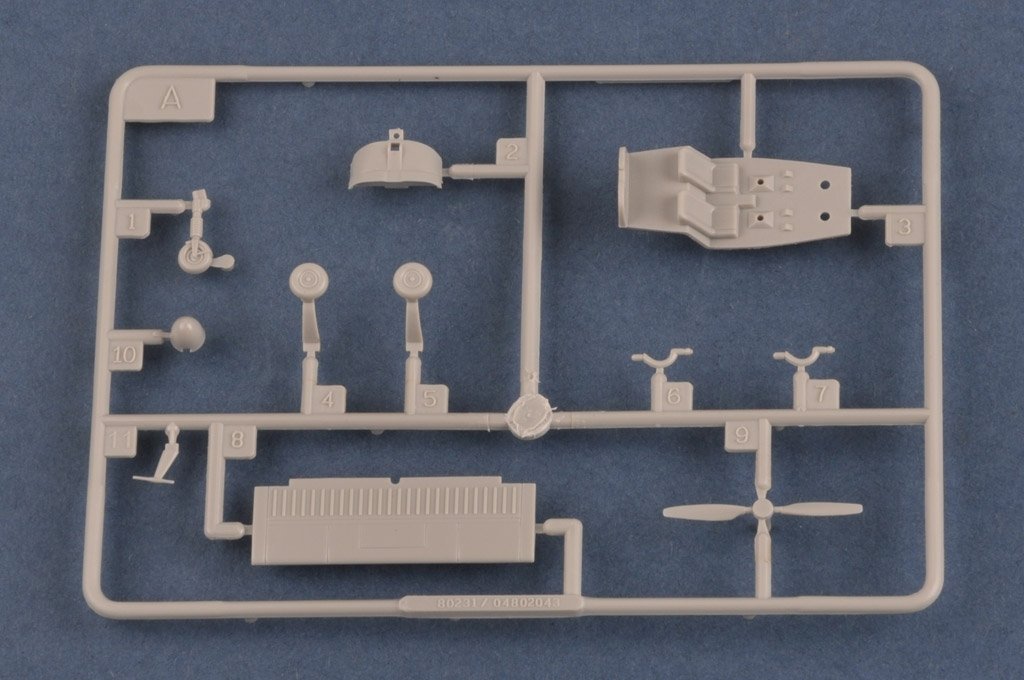 Hobby Boss 80299 ZLIN Z-42M 1/72 – zdjęcie 2