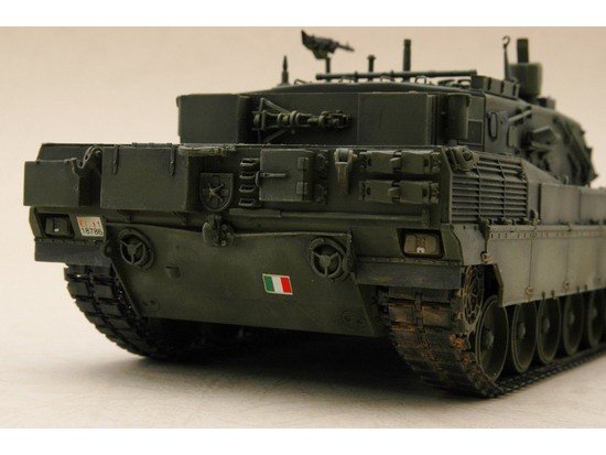 Trumpeter 00332 Italian C-1 Ariete MBT 1/35 – image 7