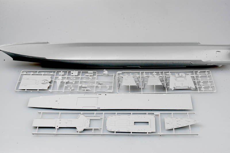 Trumpeter 04521 Russian cruiser Admiral Lazarev Ex-Frunze 1/350 – zdjęcie 4