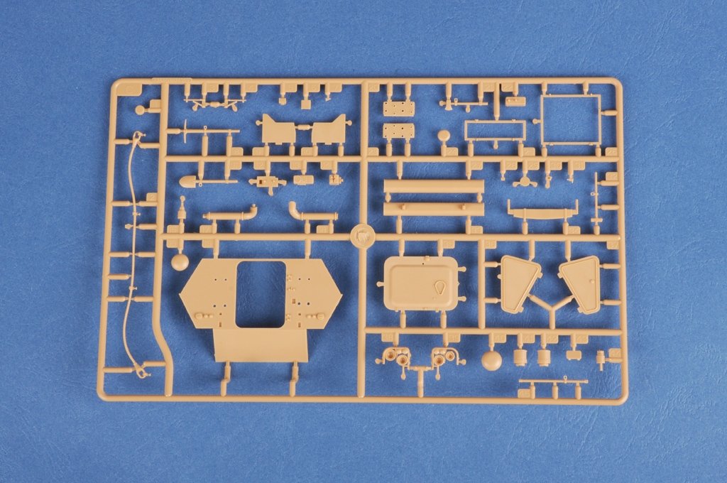 Hobby Boss 82488 WZ550 w/ AFT-9 AT Missile Launcher 1/35 – image 5