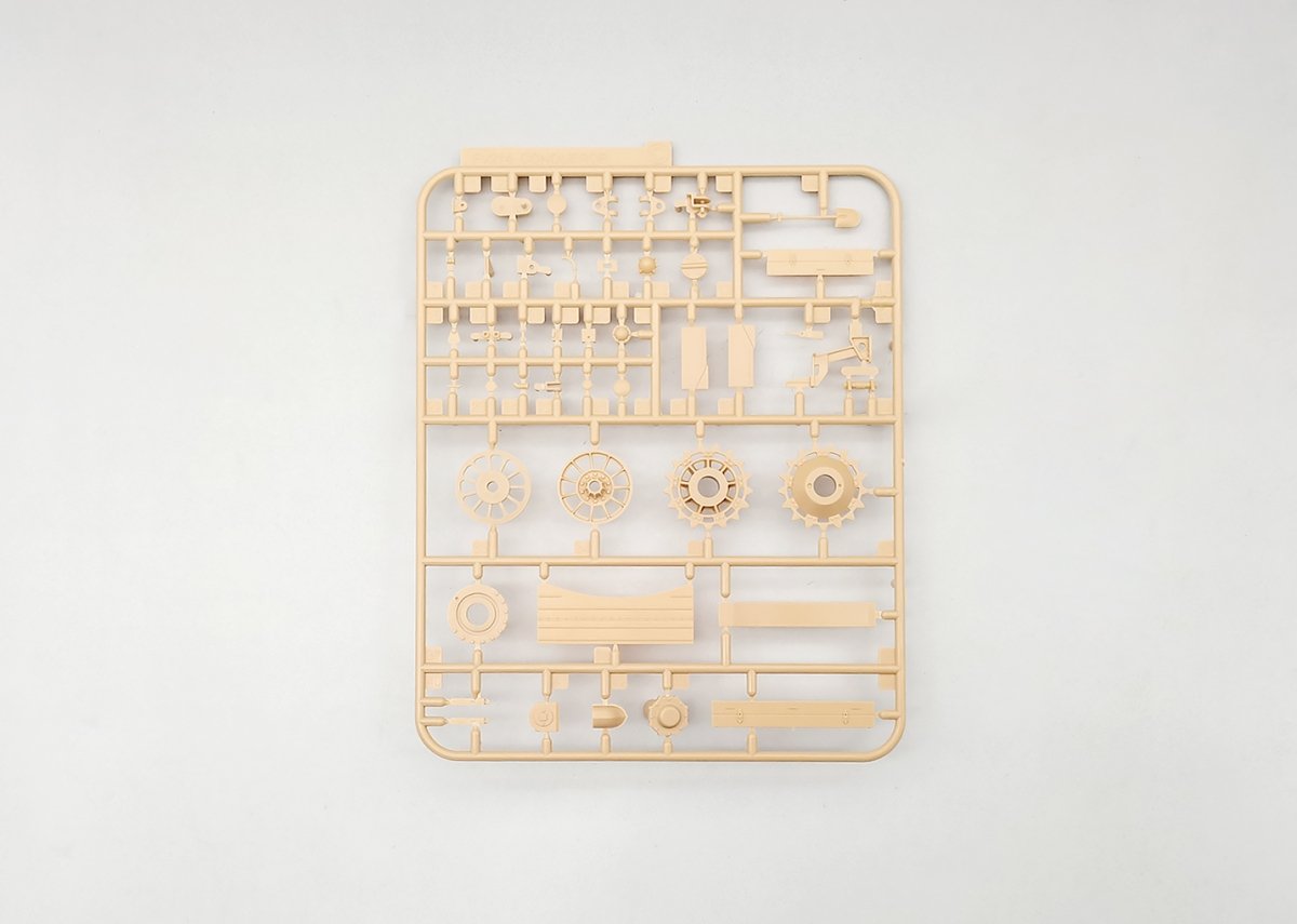 Amusing Hobby 35A042 FV221 Caernarvon British Heavy Tank 1/35 – zdjęcie 8