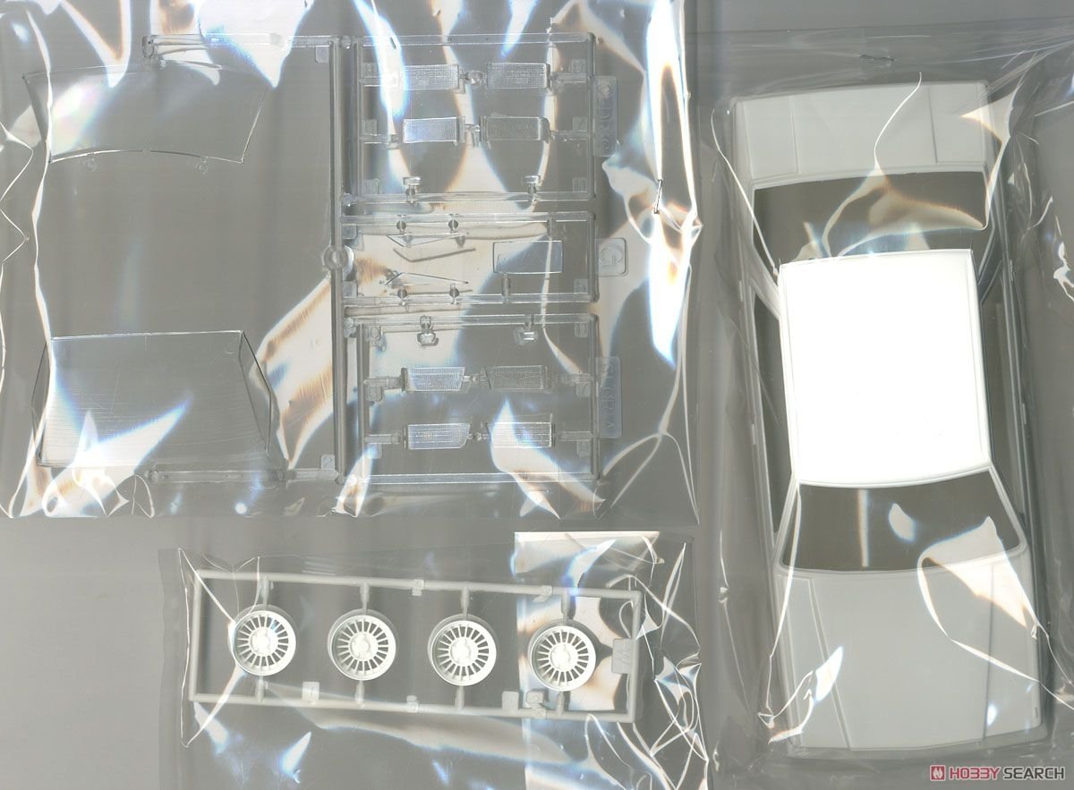 Fujimi 046099 ID-272 Nissan Cedric / Gloria Turbo Brougham VIP Y30 1/24 – image 2