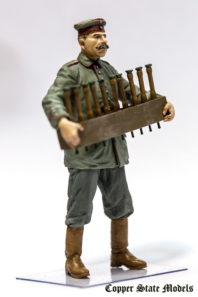 Copper State Models F32-004 German aerodrome personnel with grenades crate 1/32 – zdjęcie 5