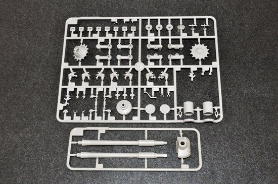 Trumpeter 05547 Soviet T-10A Heavy Tank 1/35 – image 6