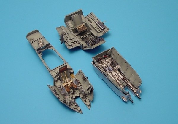 Aires 4159 Me 410A cockpit set &amp;amp; gun bay 1/48 REVELL
