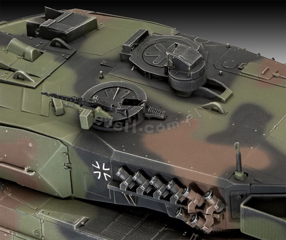 Revell 63281 Leopard 2A6/A6NL Model Set 1/35 – image 5