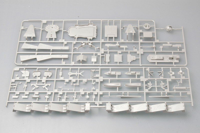 Trumpeter 04519 Russian Navy Slava class Cruiser Varyag ex-Chervona Ukrayina 1/350 – zdjęcie 5