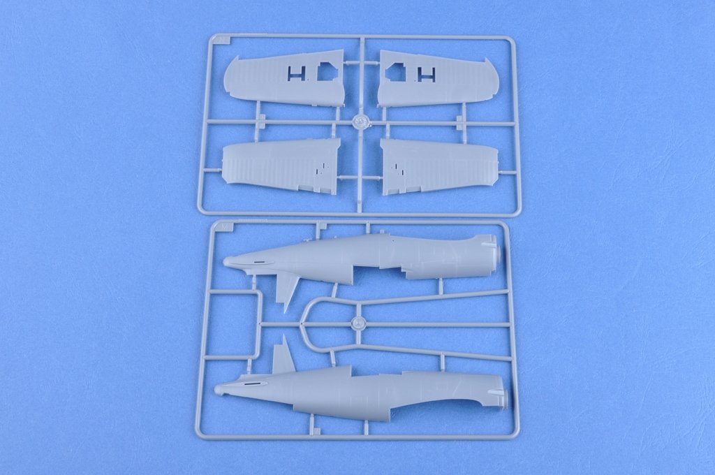 Hobby Boss 80392 F4U-7 Corsair 1/48 – zdjęcie 5