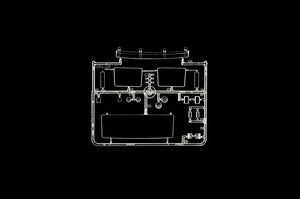 Italeri 3945 VOLVO F16 Globetrotter Canvas Truck with elevator 1/24 – image 7