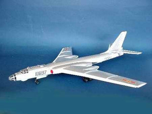 Trumpeter 01612 Tu-16K-26 G/Chinese H-6 1/72 – image 3
