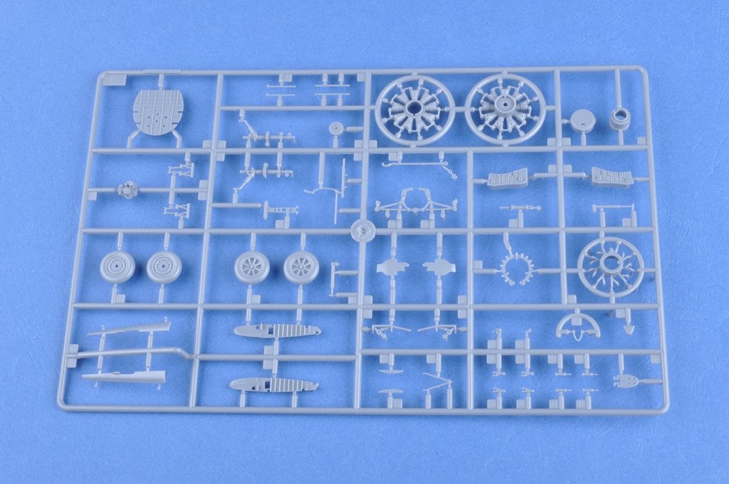 Hobby Boss 80392 F4U-7 Corsair 1/48 – zdjęcie 8