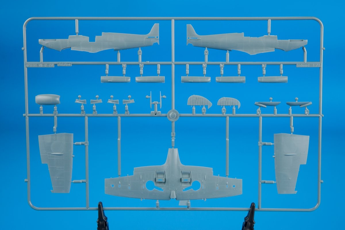 Eduard 70128 Spitfire Mk.VIII 1/72 – Bild 3