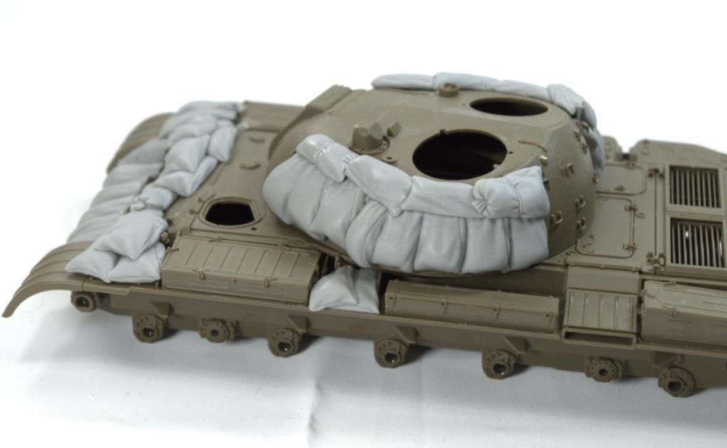 Panzer Art RE35-309 T-55 with sandbags armor 1/35 – zdjęcie 4