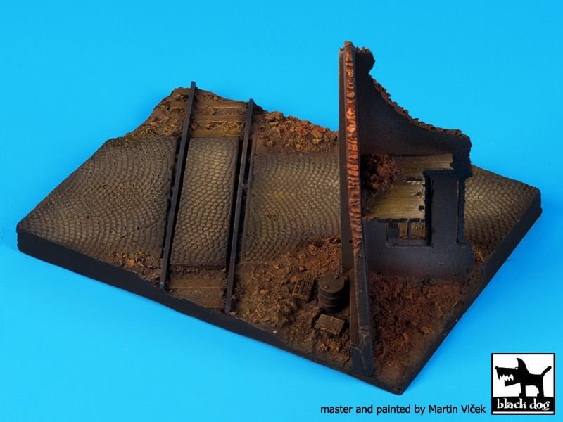 Black Dog D72018 Ruined house with railway crossing base 1/72 – zdjęcie 2