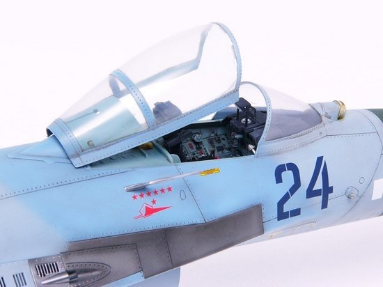 Trumpeter 02224 Soviet Sukhoi Su-27 Flanker B 1/32 – zdjęcie 4